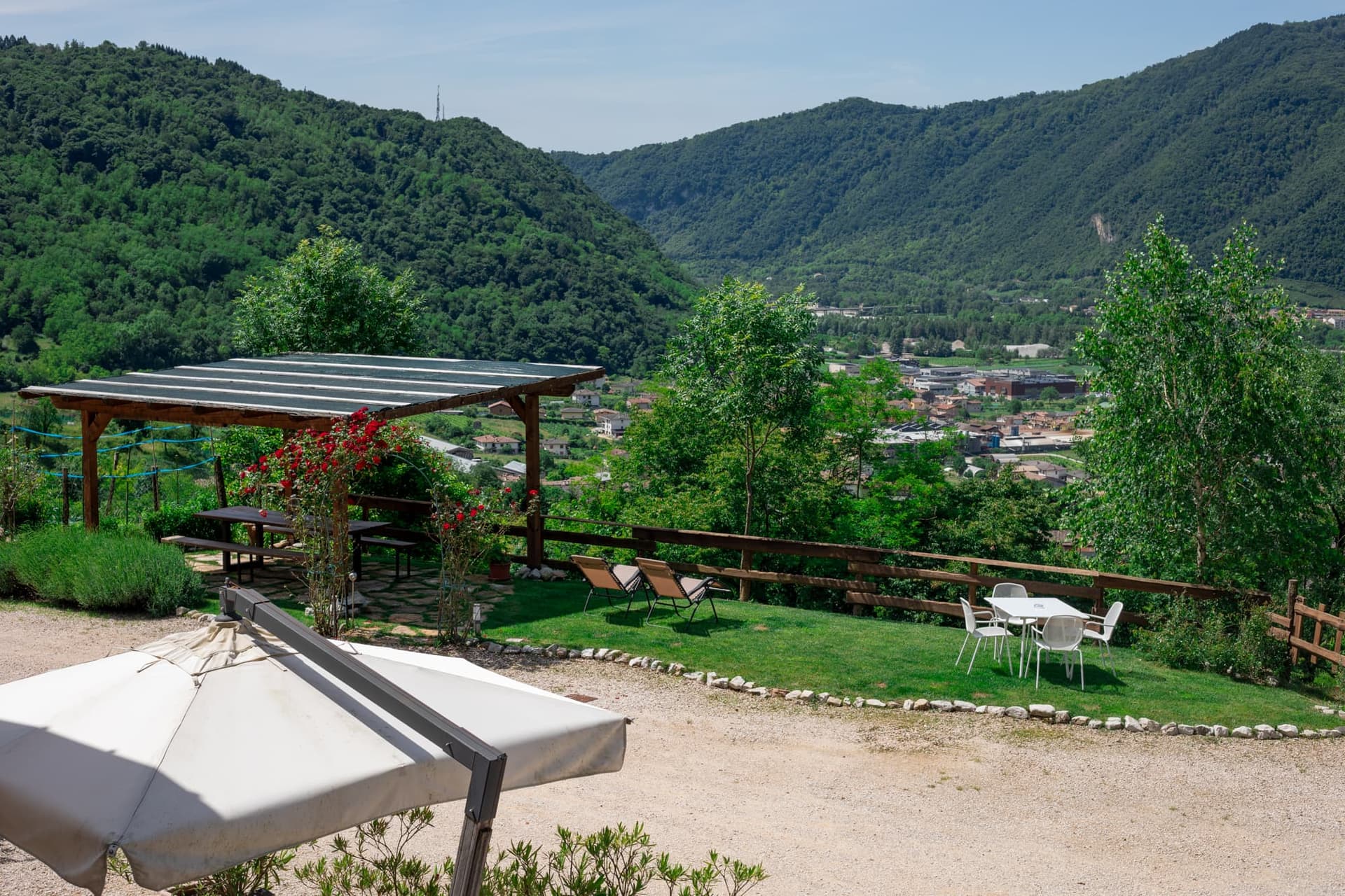 Panorama dalla terrazza esterna di Riva dei Coz